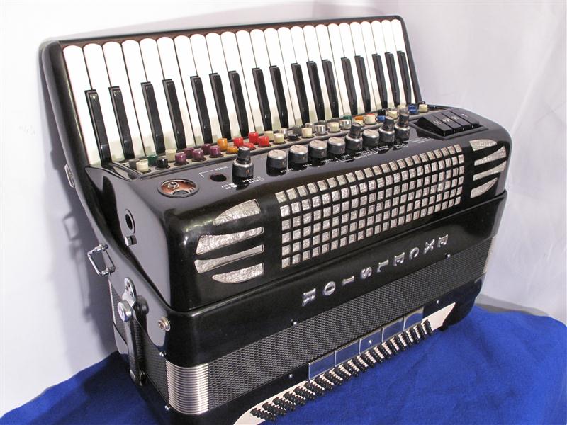 Excelsior MIDI piano accordion with expander