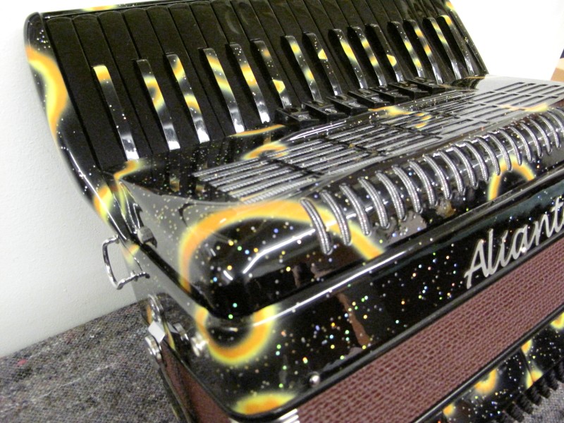 Aliante 3 voice 37-96 black key decorated piano accordion